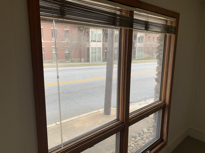 More Photos Of 170 S Broad St, Brevard Office For Lease