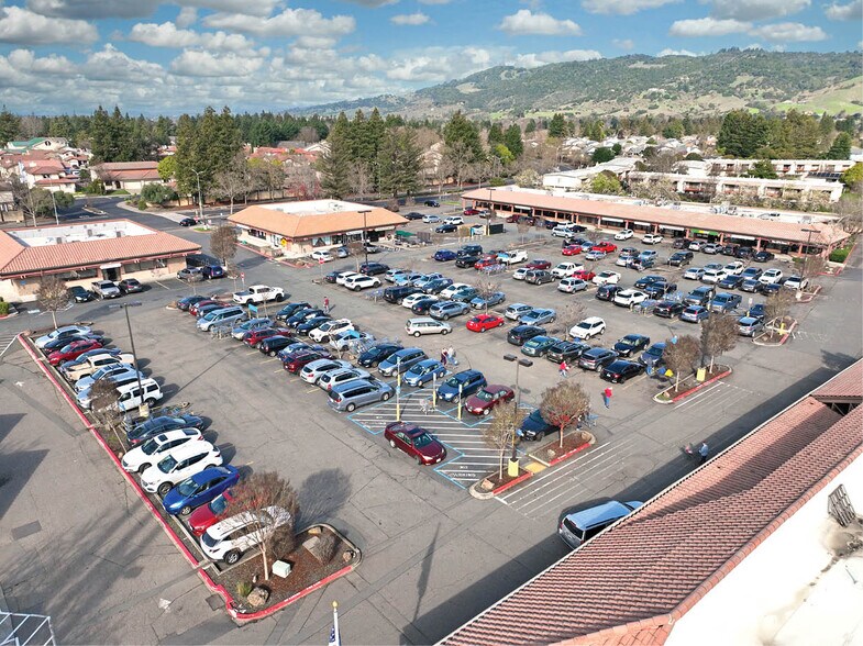 More Photos Of 901-997 Golf Course Dr, Rohnert Park General Retail For Sale