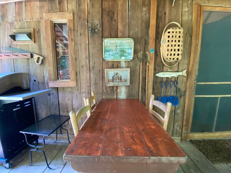 More Photos Of 15303 Midland Trl, Ansted Freestanding For Sale