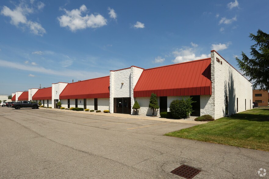 Primary Photo Of 12250-12264 Universal Dr, Taylor Warehouse For Lease