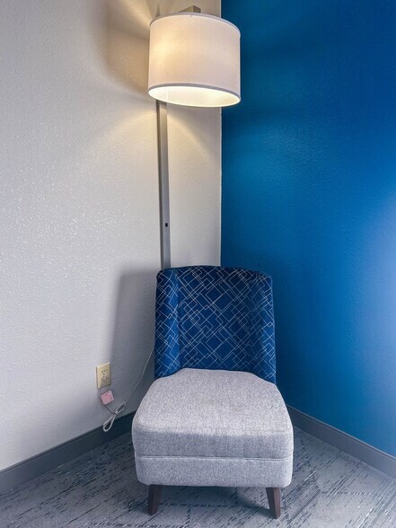 More Photos Of 601 N Sonoma Trl, Ennis Hotel For Sale