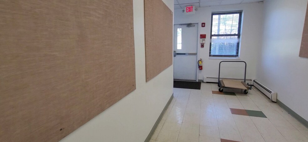 More Photos Of 2966 Crompond Rd, Yorktown Heights Schools For Lease