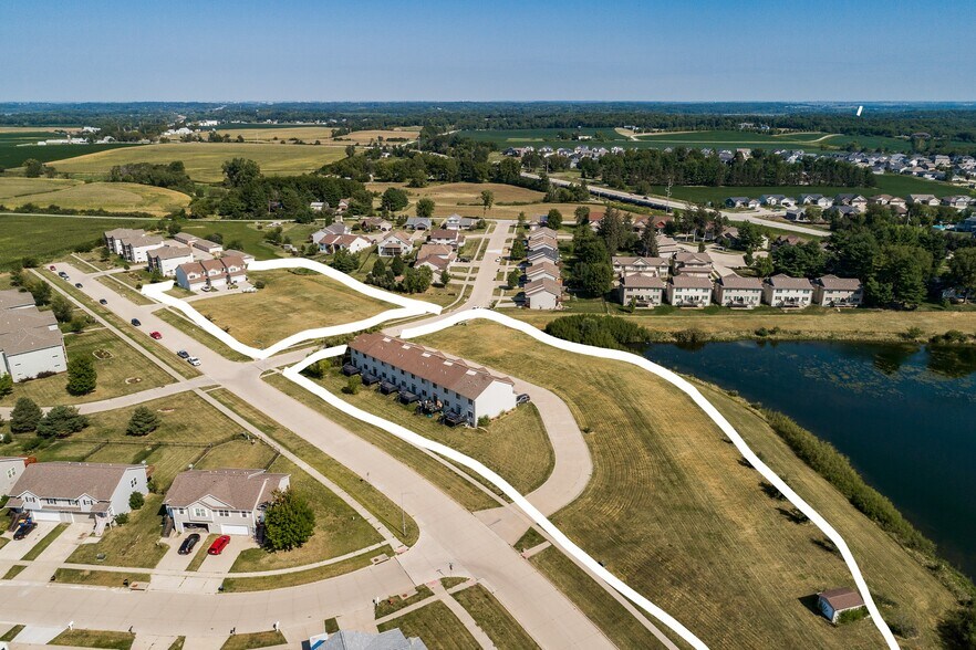 More Photos Of 1591-1608 Ponds Edge Ct, North Liberty Specialty For Sale