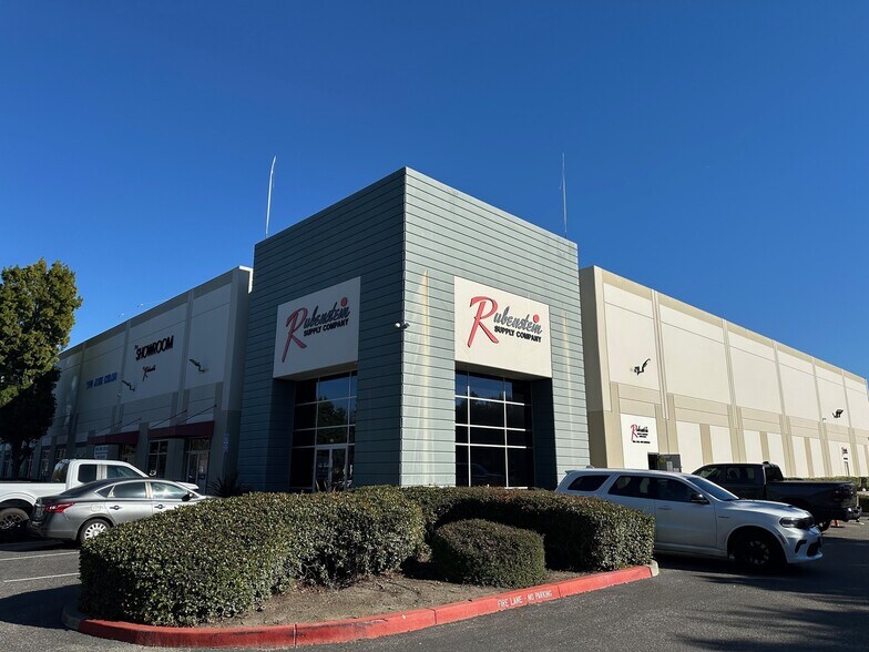 More Photos Of 1939 Monterey Rd, San Jose Showroom For Sale