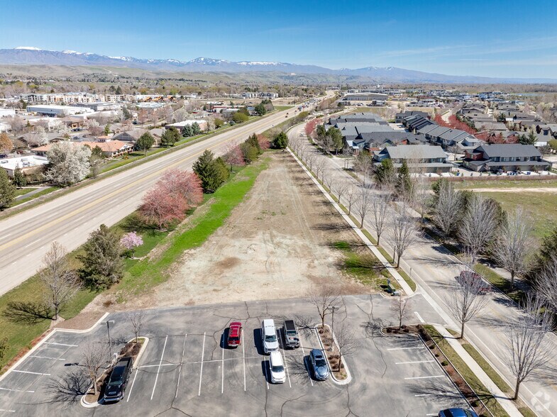 More Photos Of 1100 E Riverside Dr, Eagle Unknown For Lease