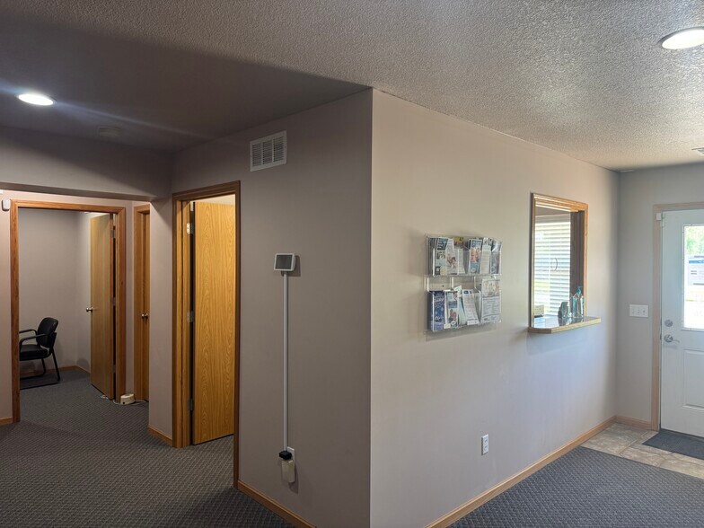More Photos Of 405 N Union St, Council Grove Office For Lease