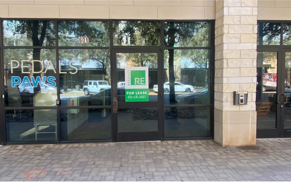 More Photos Of 1333 Shore District Dr, Austin Apartments For Lease