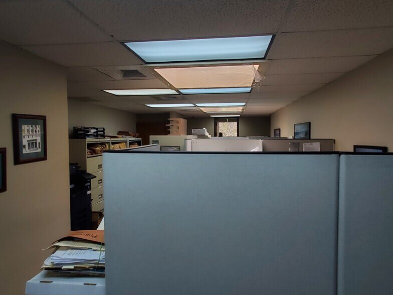 More Photos Of 6258 W Pierson Rd, Flushing Medical For Lease