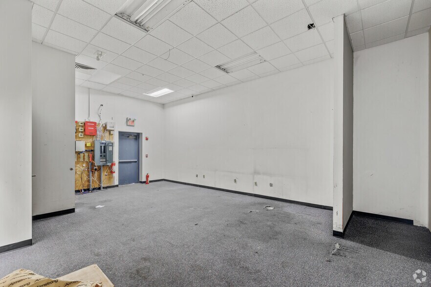 More Photos Of 950 Wolcott St, Waterbury Unknown For Sale