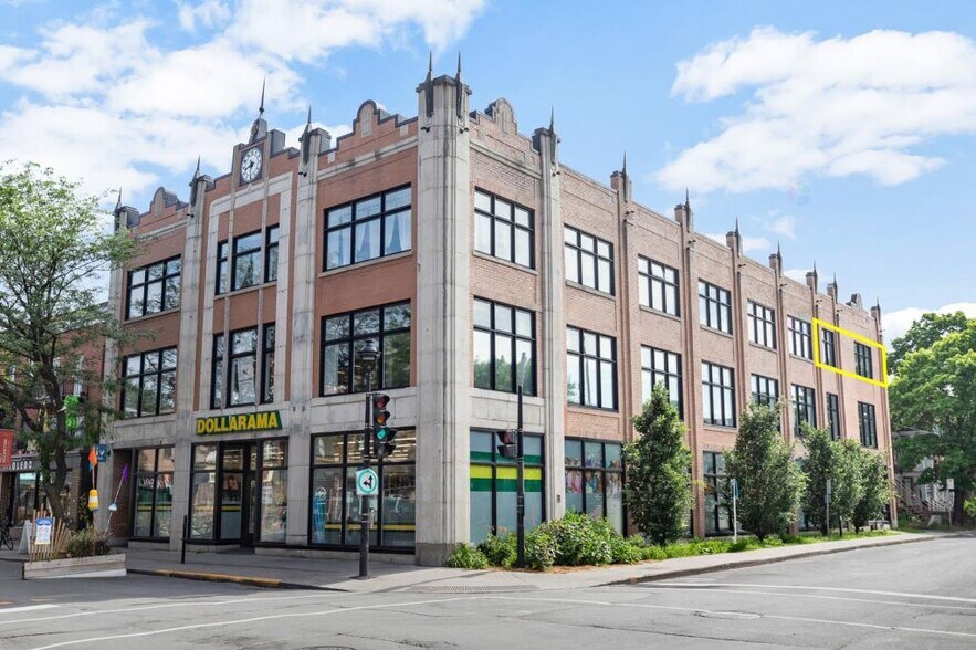 Primary Photo Of 4470 Rue Wellington, Verdun Drugstore For Lease