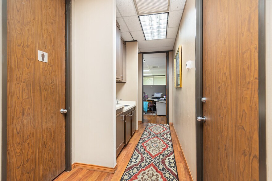 More Photos Of 14411 Cornerstone Village Dr, Houston Office For Sale