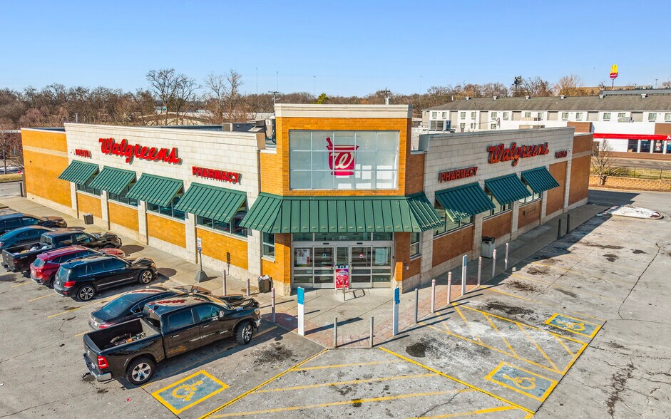 More Photos Of 200 W Maplewood Ln, Nashville Drugstore For Sale