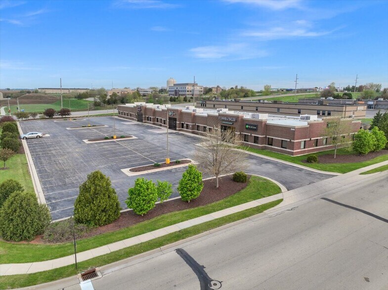 More Photos Of 1545 Associates Dr, Dubuque Office For Sale