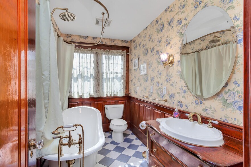 More Photos Of 71 Cedar St, Branford Office For Sale