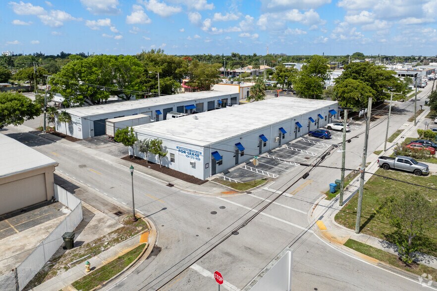 More Photos Of 3161-3181 NE 5th Ave, Oakland Park Warehouse For Lease