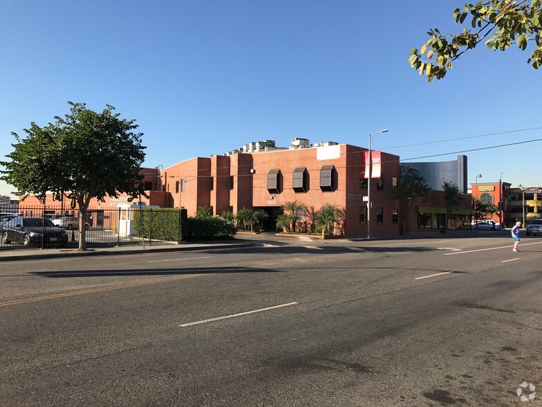 More Photos Of 9100 S Sepulveda Blvd, Los Angeles Office For Lease