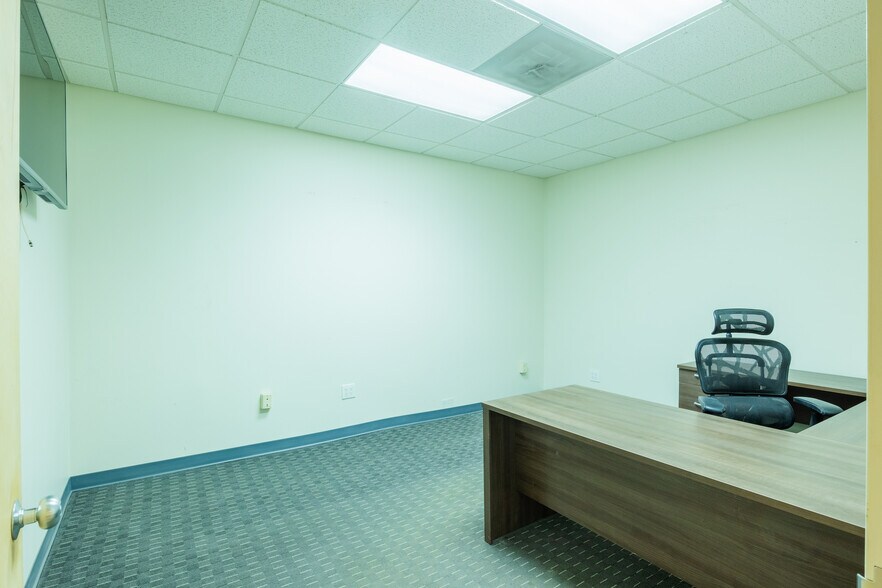 More Photos Of 663 Pennsylvania Ave, Elizabeth Warehouse For Lease