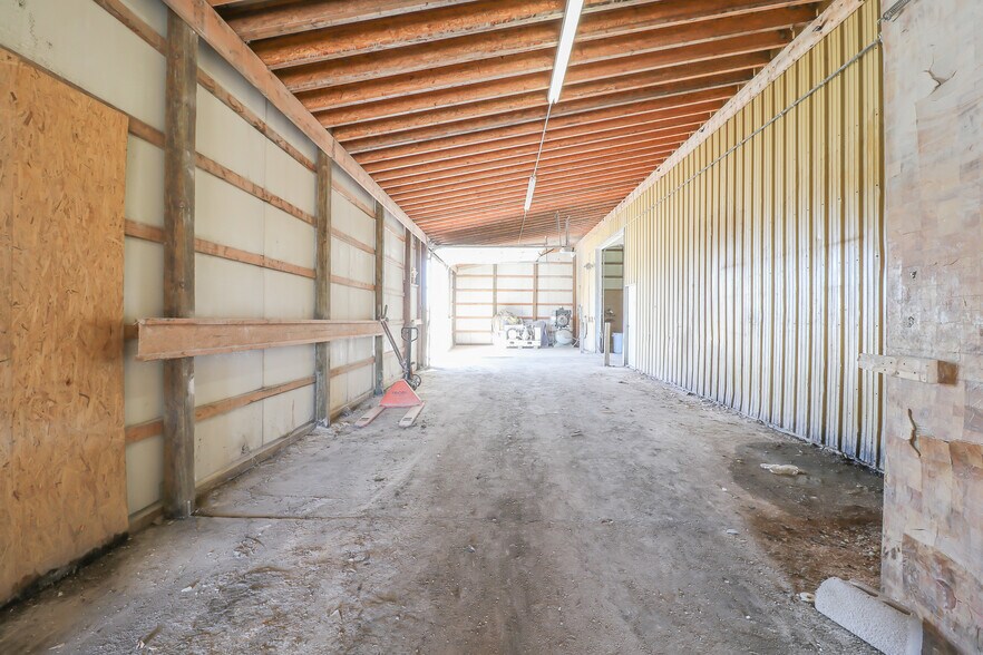 More Photos Of 1292 SW 125th Rd, Holden Light Manufacturing For Sale