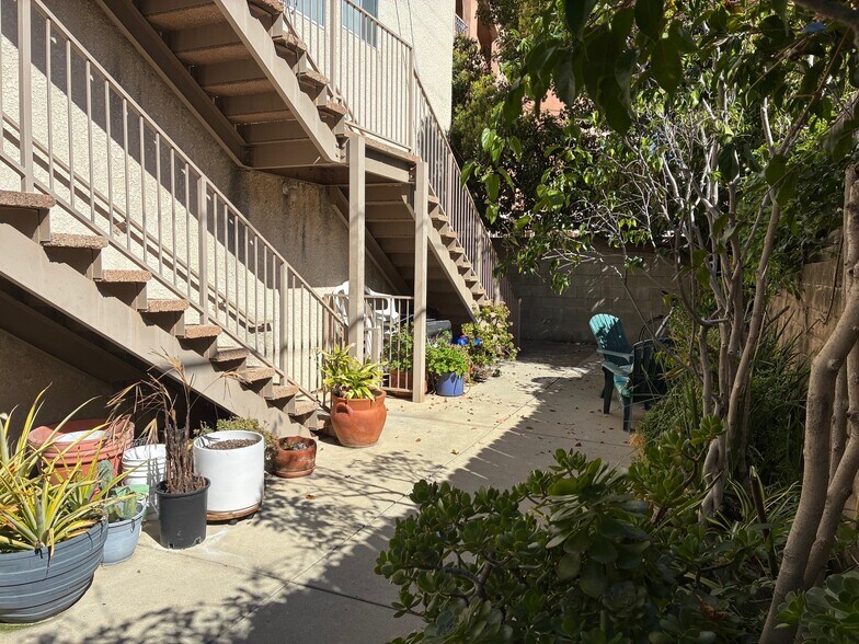 More Photos Of 11508 Moorpark St, North Hollywood Apartments For Sale