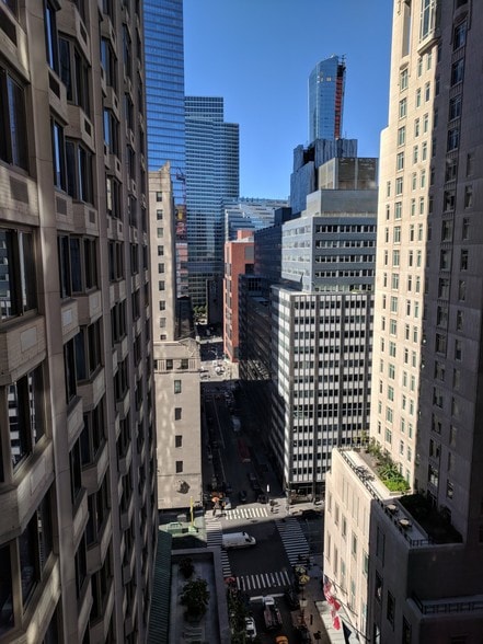 More Photos Of 225 Broadway, New York Office For Lease