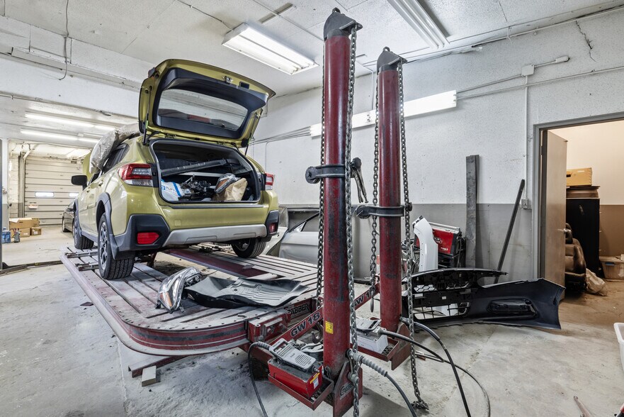 More Photos Of 20 Woodland St, Methuen Auto Repair For Sale