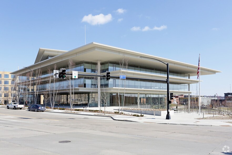 More Photos Of 1459 Grand Ave, Des Moines Office For Lease