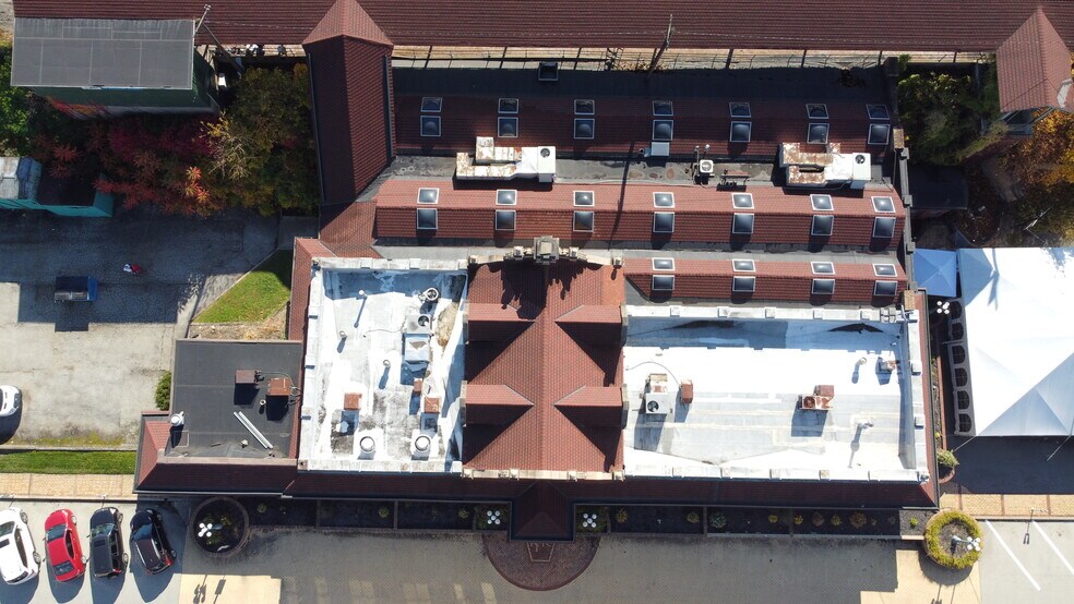 More Photos Of 325 McKinley Ave, Latrobe Restaurant For Sale