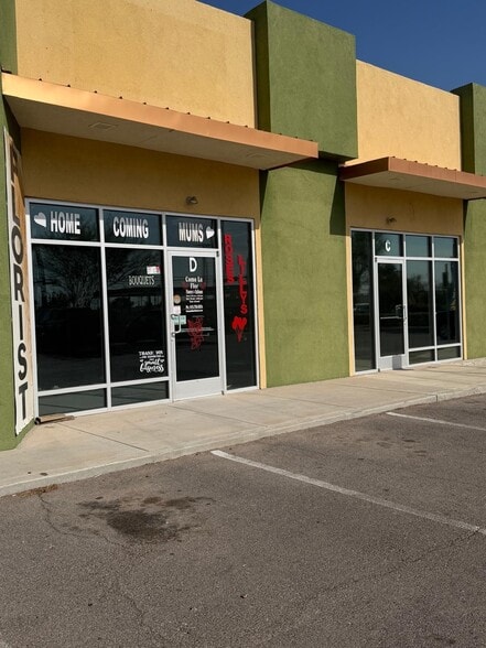Primary Photo Of 9411 Dyer St, El Paso Storefront For Lease