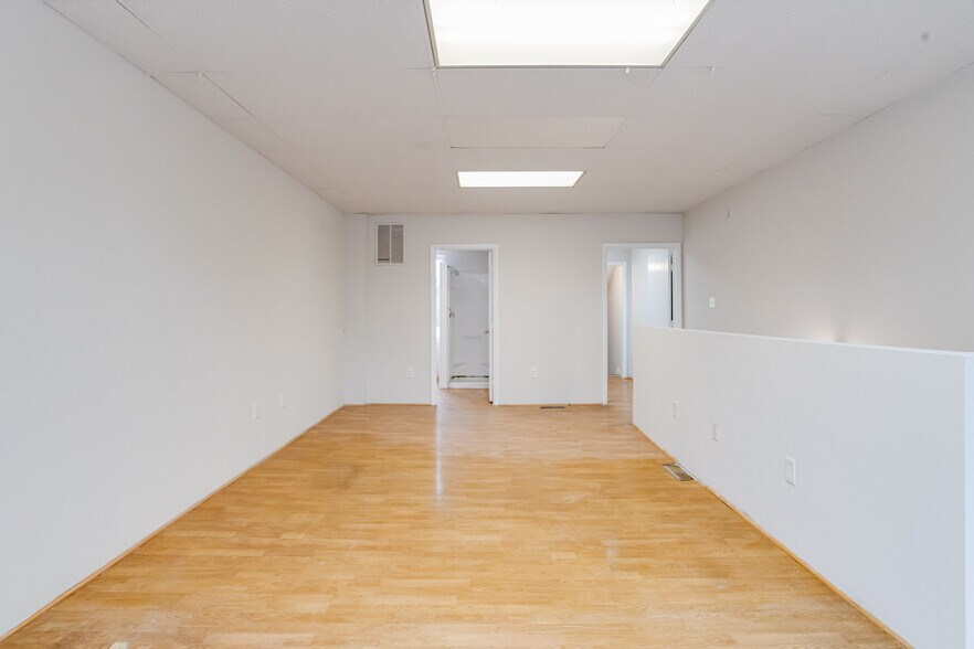 More Photos Of 6419 Harford Rd, Baltimore Office For Sale