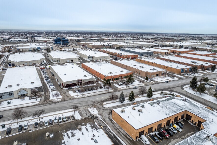 More Photos Of 470 Edgeley Blvd, Vaughan Warehouse For Lease