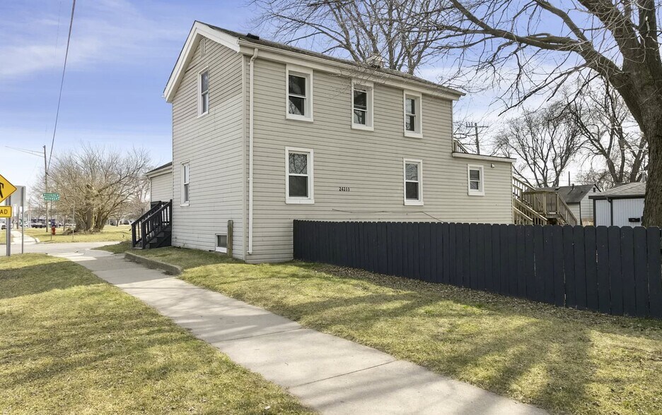 Primary Photo Of 24311 Plymouth Rd, Redford Apartments For Sale