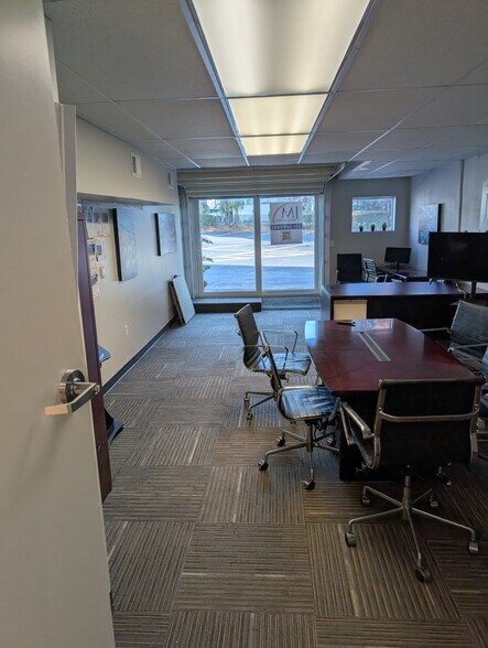 More Photos Of 2425 Pineapple Ave, Melbourne Office For Lease