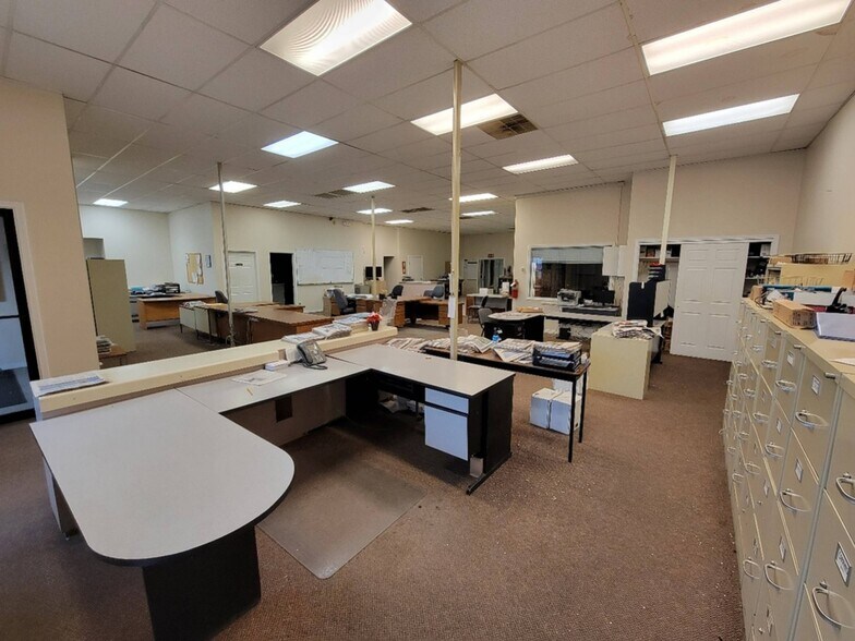 More Photos Of 34 N Ash St, Blackfoot Manufacturing For Sale