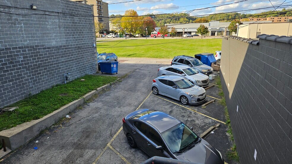 More Photos Of 1216 4th Ave, Huntington Storefront Retail Office For Sale