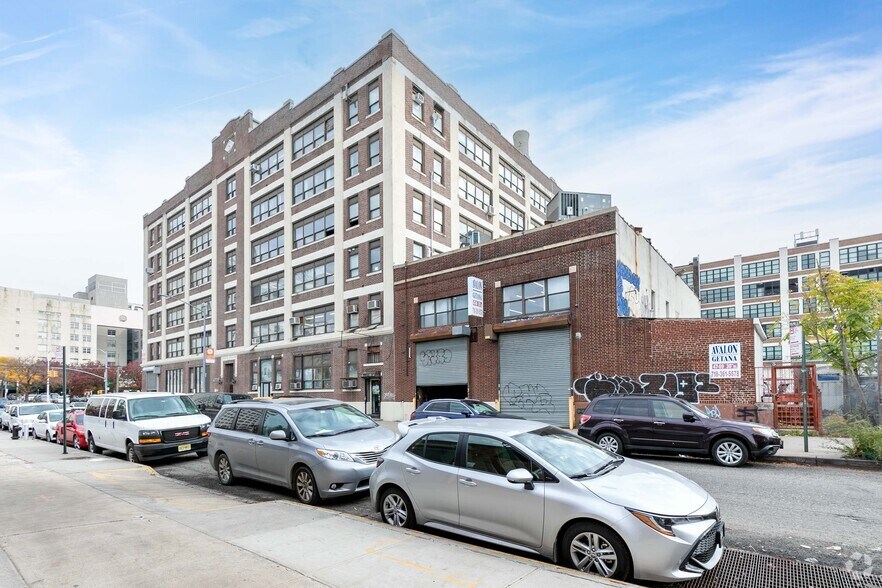 More Photos Of 47-09 30th St, Long Island City Light Manufacturing For Lease