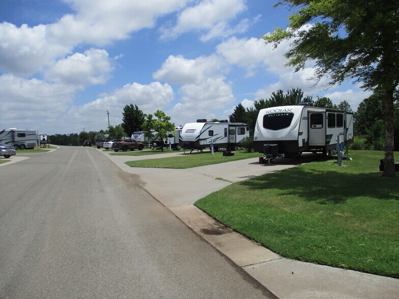 More Photos Of 1038 Airport Rd, Weatherford Manufactured Housing Mobile Home Park For Sale