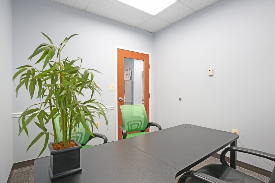 More Photos Of 2050 Gordon W Shelton Blvd, Fredericksburg Office For Lease