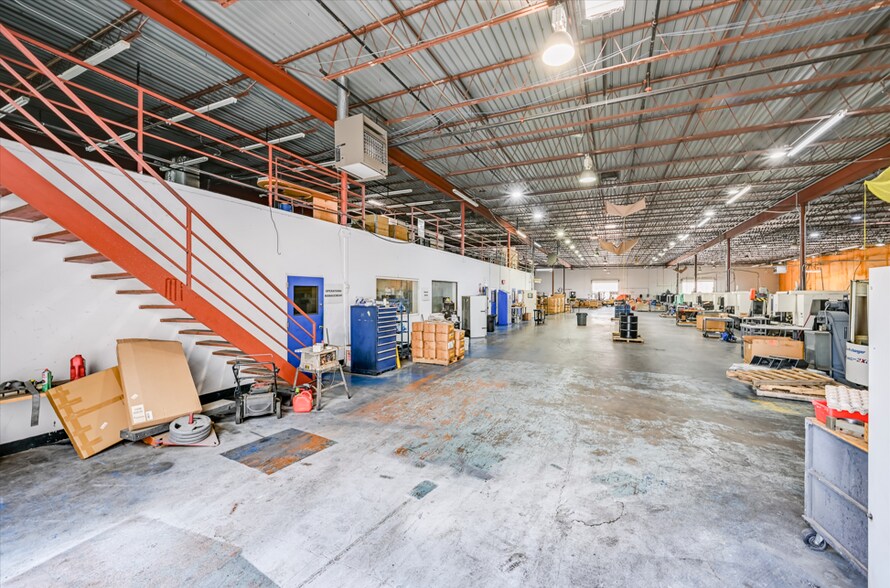 More Photos Of 728 111th St, Arlington Warehouse For Lease