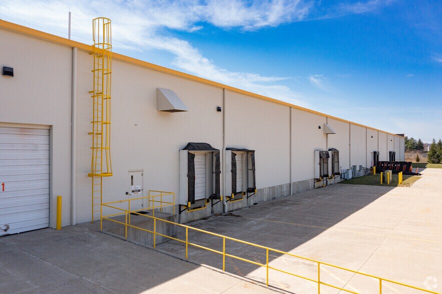 More Photos Of 8481 Duke Blvd, Mason Warehouse For Lease