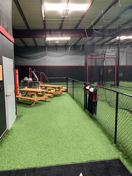 More Photos Of 1060 Union Center Dr, Alpharetta Distribution For Lease