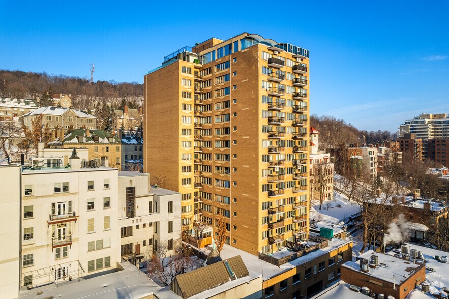More Photos Of 1400 Av Des Pins O, Montréal Apartments For Sale