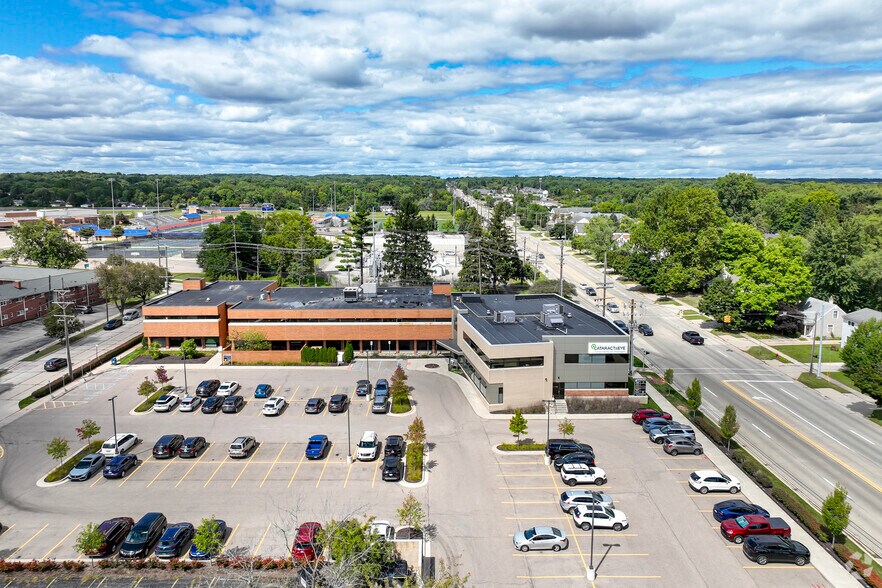 More Photos Of 23133 Orchard Lake Rd, Farmington Medical For Lease