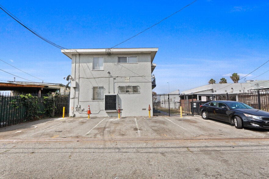 More Photos Of 7516 S Western Ave, Los Angeles Apartments For Sale