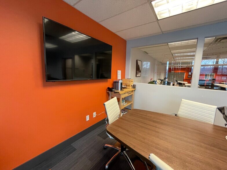 More Photos Of 17 Fawcett Rd, Coquitlam Warehouse For Lease