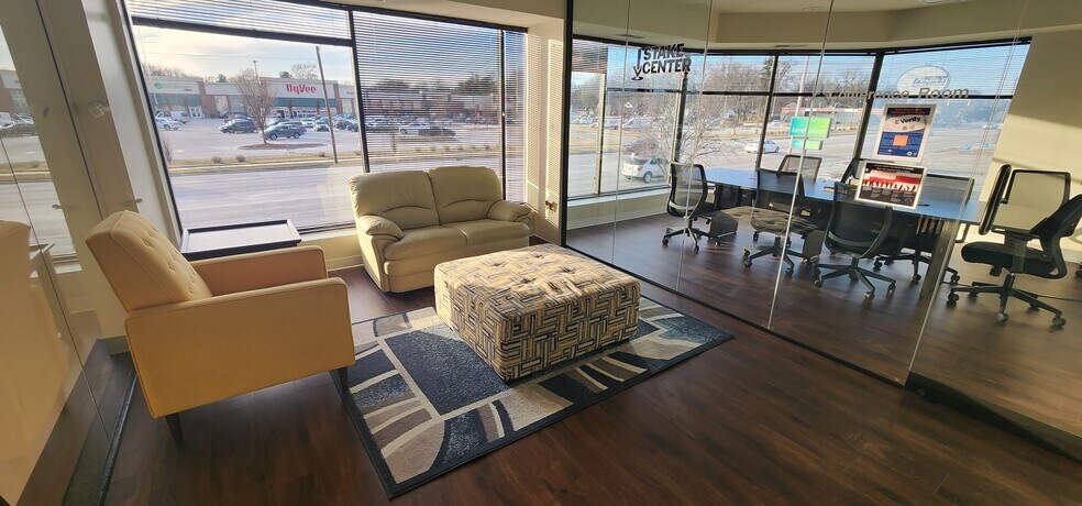 More Photos Of 2144 S Macarthur Blvd, Springfield Office For Lease