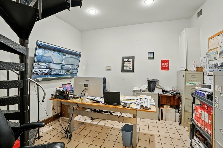 More Photos Of 137 E Joliet St, Schererville Office For Sale