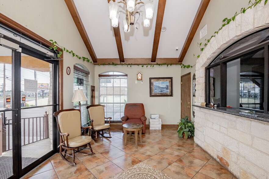 More Photos Of 3005 Houston Hwy, Victoria Hotel For Sale