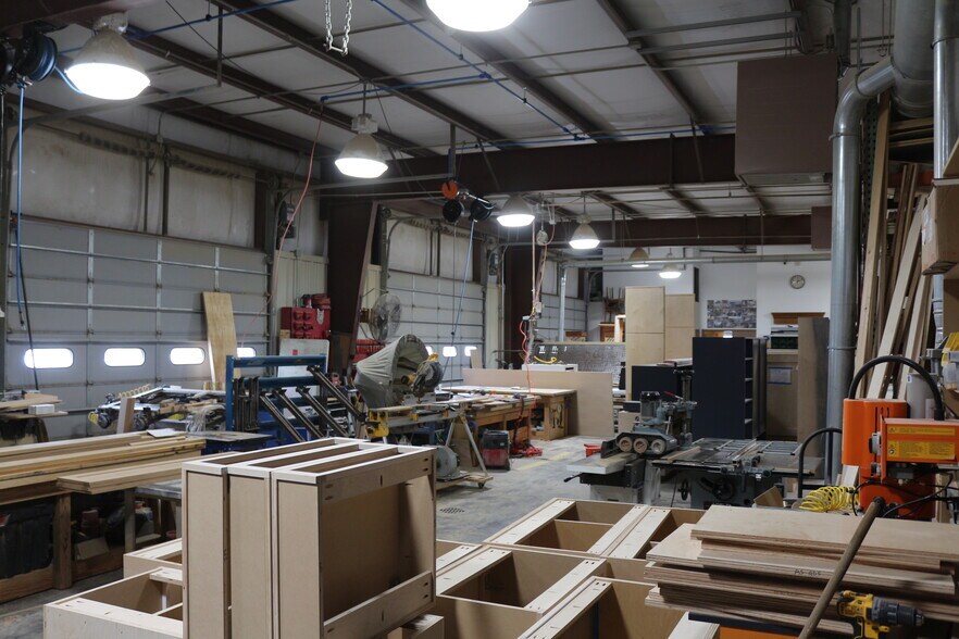 More Photos Of 3112 Normandy Rd, Springfield Warehouse For Sale