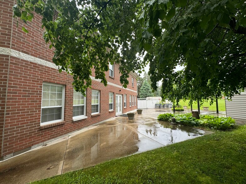 More Photos Of 725 Gibralter St, Norfolk Flex For Sale