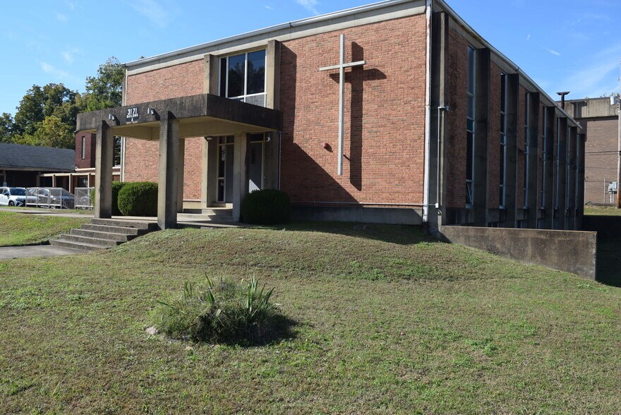 More Photos Of 3171 Signal St, Memphis Specialty For Sale